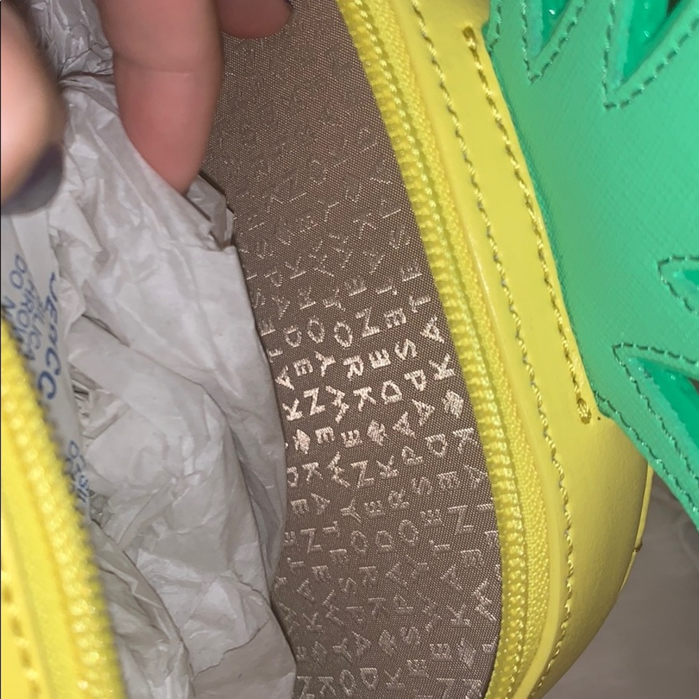 KateSpade - Picture 3 of 3